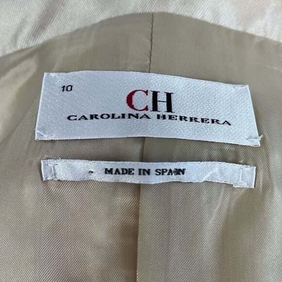 Carolina Herrera Tan Silk Blazer - Picture 9 of 10